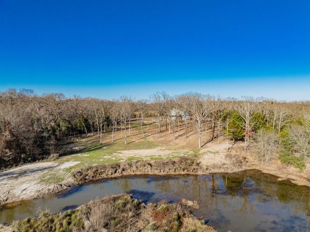 498 County Road 1952, Yantis, TX 75497
