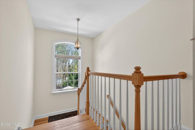 102 Woods Lane, Colonie, NY 12204