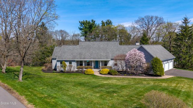 102 Woods Lane, Colonie, NY 12204
