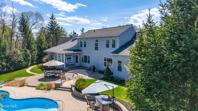 102 Woods Lane, Colonie, NY 12204