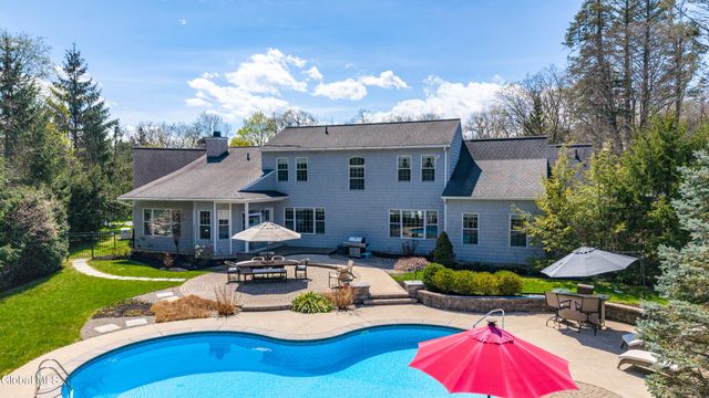 102 Woods Lane, Colonie, NY 12204