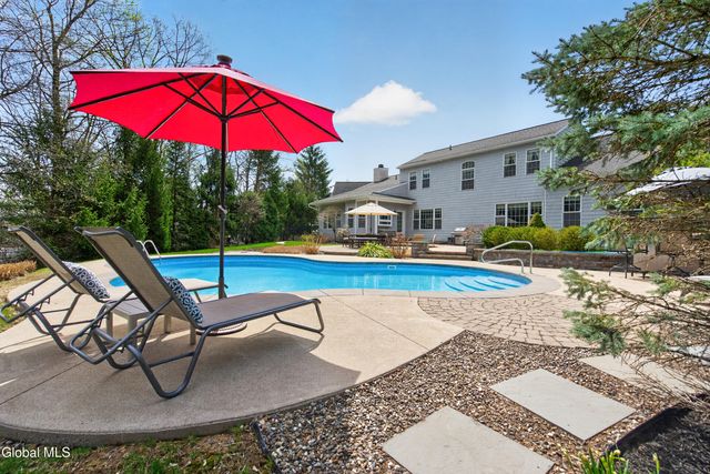 102 Woods Lane, Colonie, NY 12204