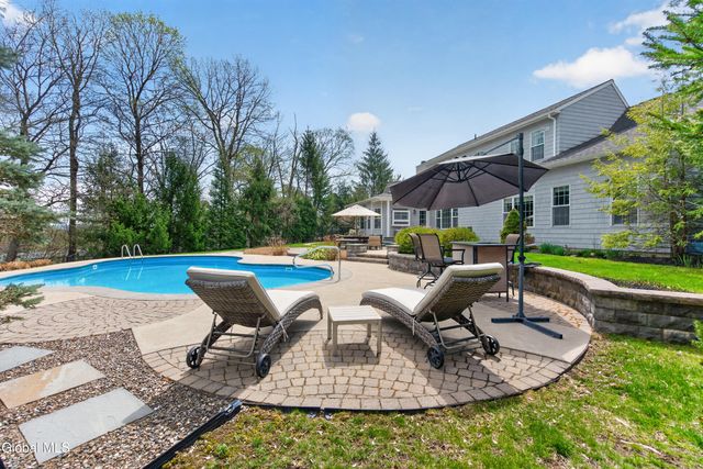 102 Woods Lane, Colonie, NY 12204