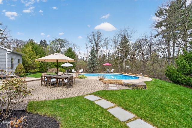 102 Woods Lane, Colonie, NY 12204