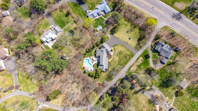 102 Woods Lane, Colonie, NY 12204