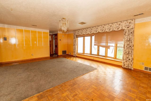 1662 Greenwood Drive, South Bend, IN 46614