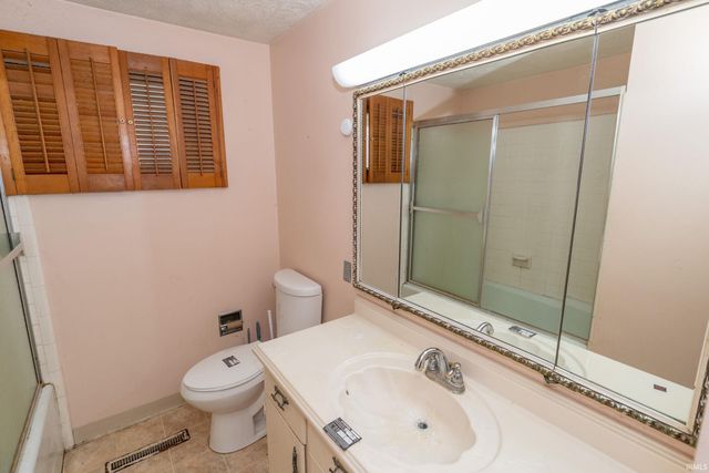 1662 Greenwood Drive, South Bend, IN 46614