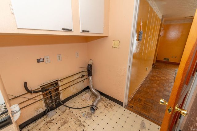 1662 Greenwood Drive, South Bend, IN 46614