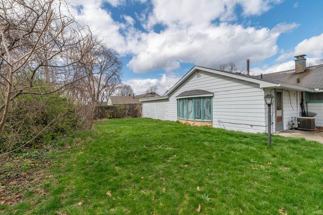 1662 Greenwood Drive, South Bend, IN 46614