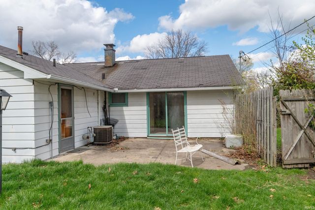 1662 Greenwood Drive, South Bend, IN 46614