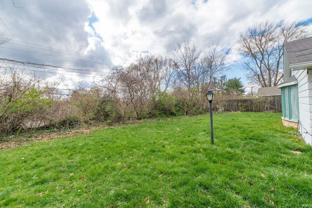 1662 Greenwood Drive, South Bend, IN 46614