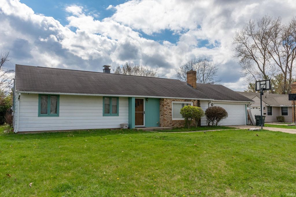 1662 Greenwood Drive, South Bend, IN 46614