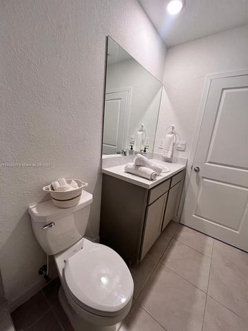 245 NE 3rd Ct, Florida City, FL 33034