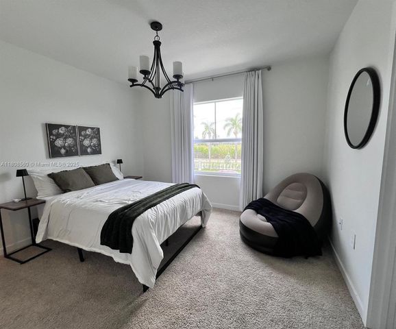 245 NE 3rd Ct, Florida City, FL 33034