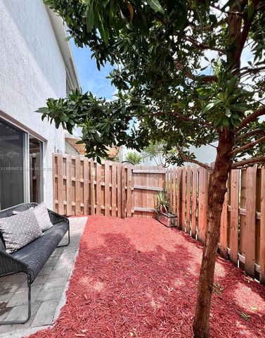 245 NE 3rd Ct, Florida City, FL 33034