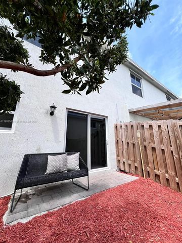 245 NE 3rd Ct, Florida City, FL 33034