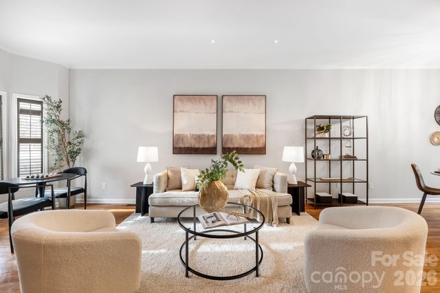 320 W 10th Street, Charlotte, NC 28202