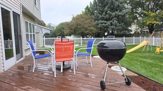 1304 N Wuthering Hills Drive, Janesville, WI 53546
