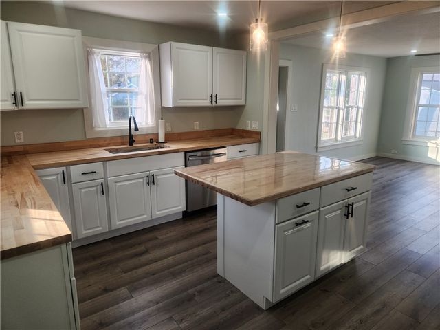 306 hayes, Clarksville, AR 72830