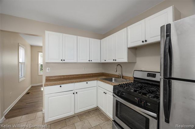 21178 Dexter Boulevard, Warren, MI 48089