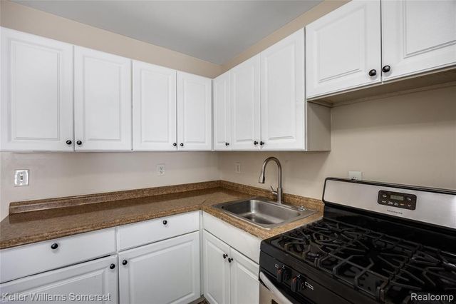 21178 Dexter Boulevard, Warren, MI 48089