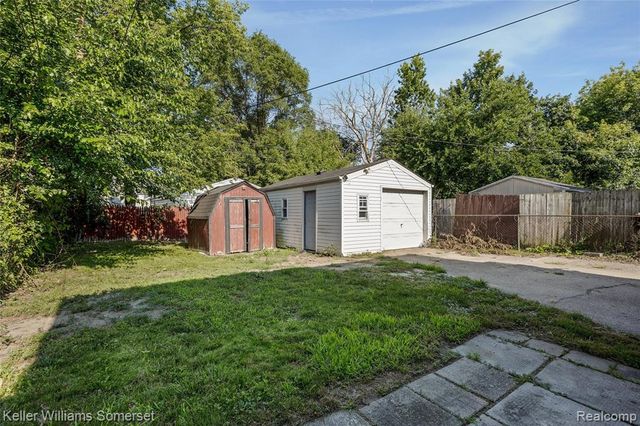 21178 Dexter Boulevard, Warren, MI 48089