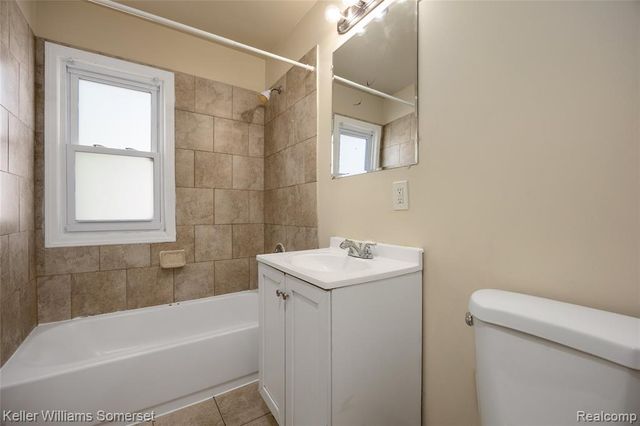 21178 Dexter Boulevard, Warren, MI 48089