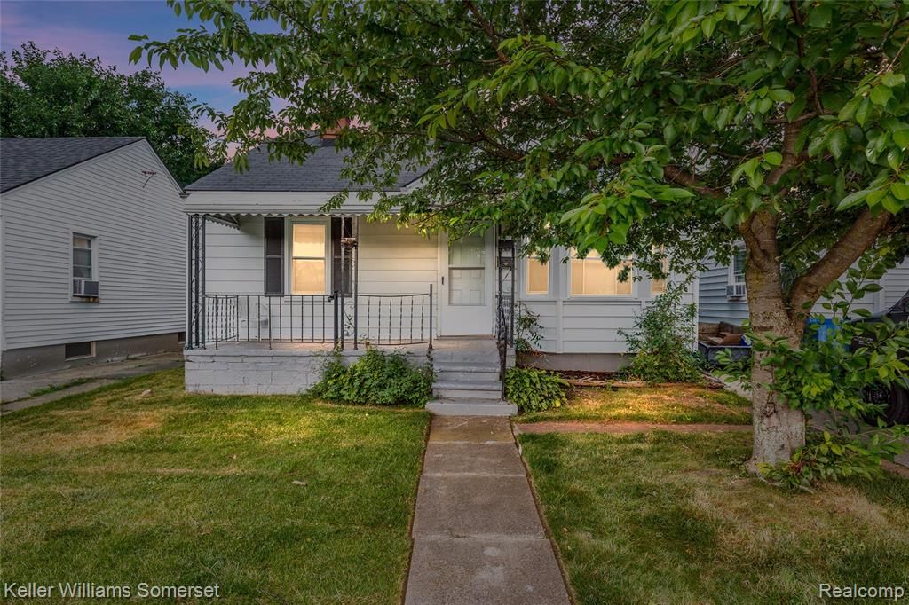 21178 Dexter Boulevard, Warren, MI 48089