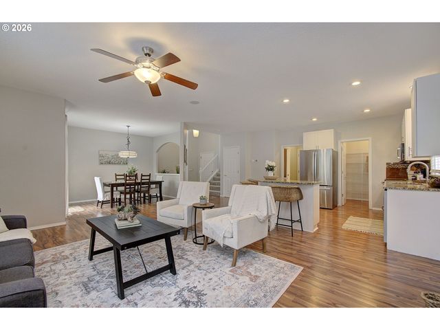 1813 Se 186TH Pl, Vancouver, WA 98683