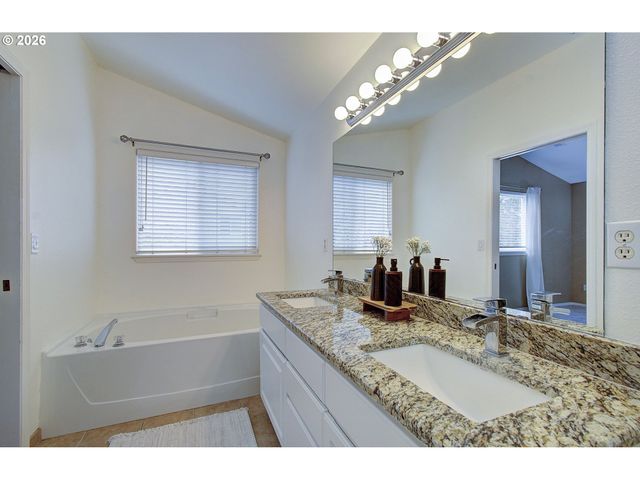 1813 Se 186TH Pl, Vancouver, WA 98683