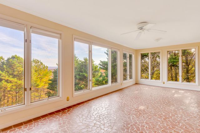 462 N Crest Road, Chattanooga, TN 37404