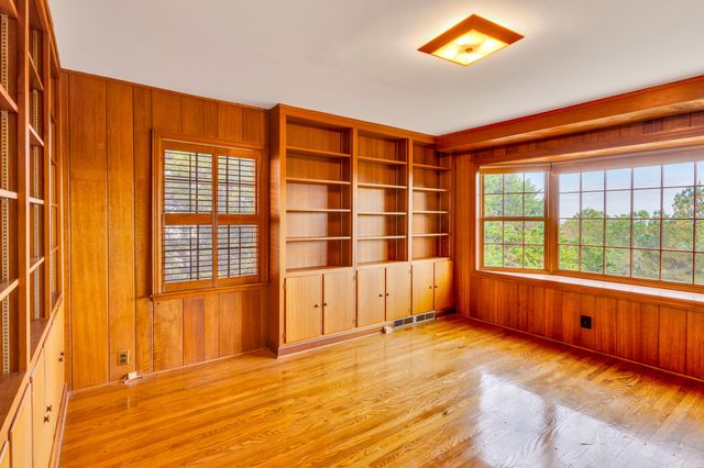 462 N Crest Road, Chattanooga, TN 37404