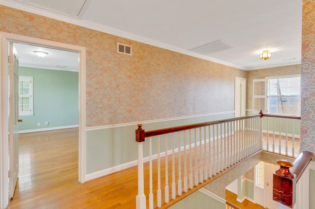 462 N Crest Road, Chattanooga, TN 37404