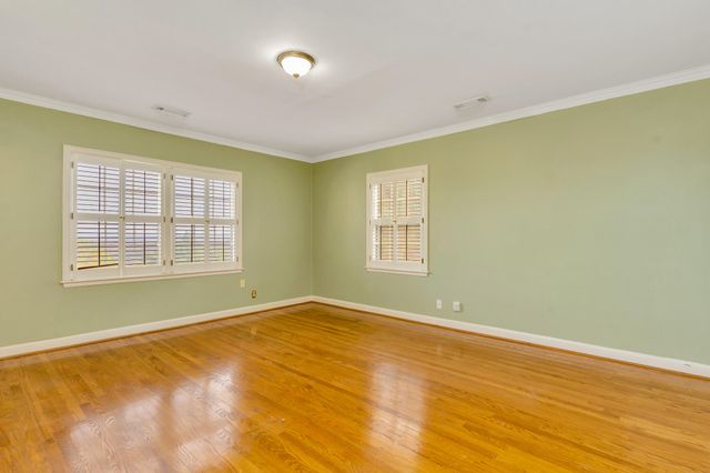 462 N Crest Road, Chattanooga, TN 37404