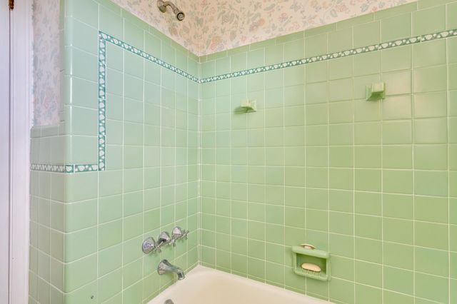 462 N Crest Road, Chattanooga, TN 37404