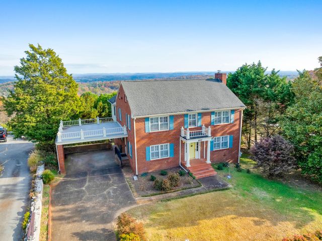 462 N Crest Road, Chattanooga, TN 37404