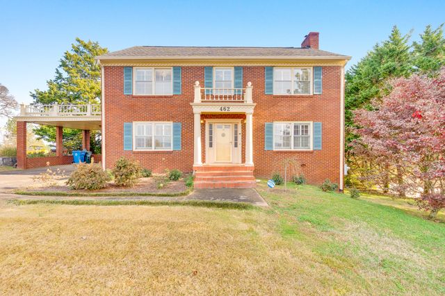 462 N Crest Road, Chattanooga, TN 37404