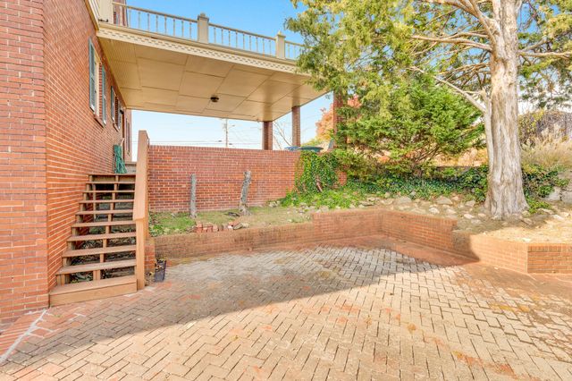 462 N Crest Road, Chattanooga, TN 37404