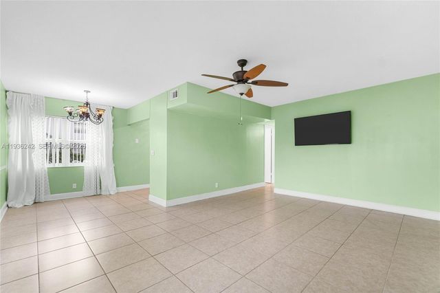 268 Coventry L 268, West Palm Beach, FL 33417
