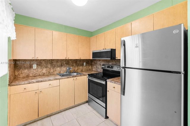 268 Coventry L 268, West Palm Beach, FL 33417