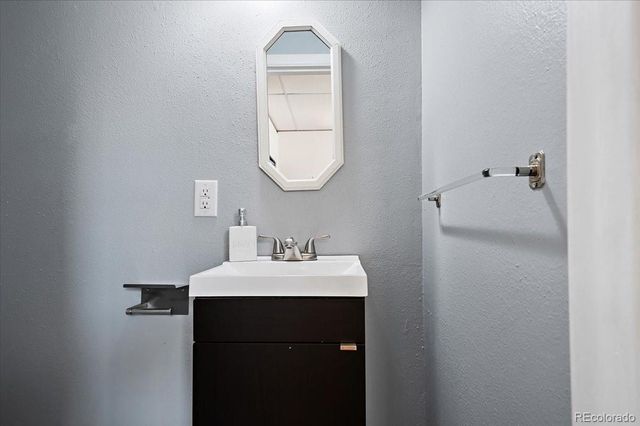 817 Grand Boulevard, Colorado Springs, CO 80911