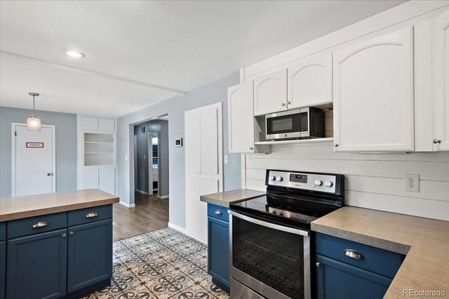 817 Grand Boulevard, Colorado Springs, CO 80911