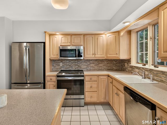 12 Essex Lane 12, Madison, CT 06443