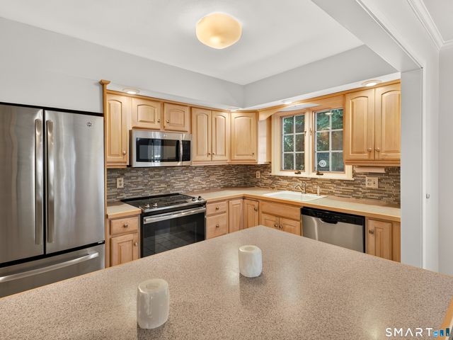 12 Essex Lane 12, Madison, CT 06443