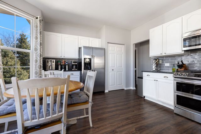 922 Summit Creek Drive, Shorewood, IL 60404