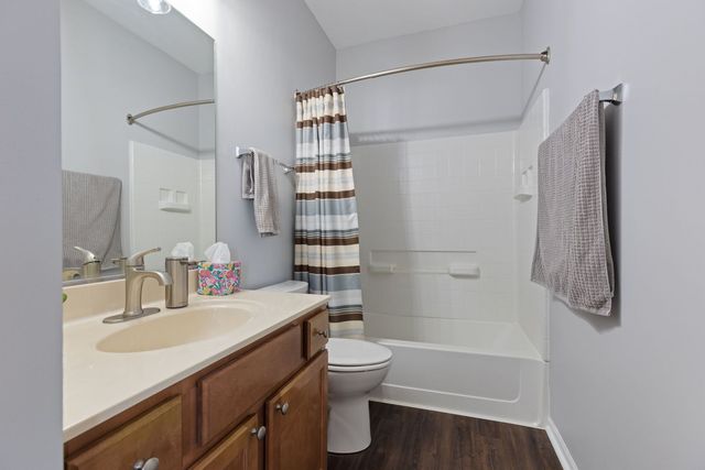 922 Summit Creek Drive, Shorewood, IL 60404