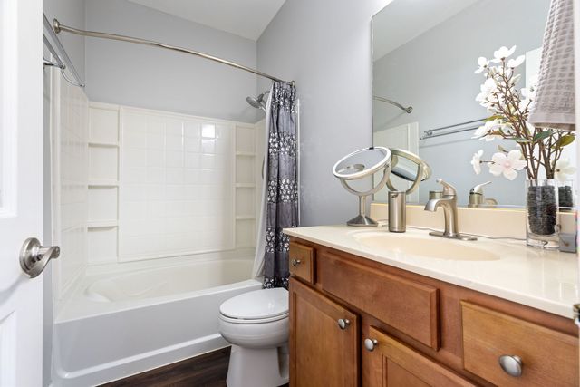 922 Summit Creek Drive, Shorewood, IL 60404