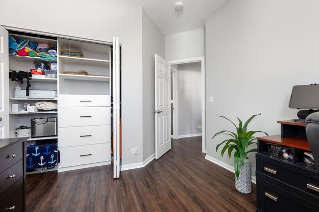 922 Summit Creek Drive, Shorewood, IL 60404