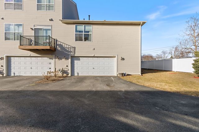 922 Summit Creek Drive, Shorewood, IL 60404