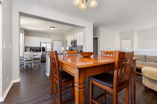 922 Summit Creek Drive, Shorewood, IL 60404